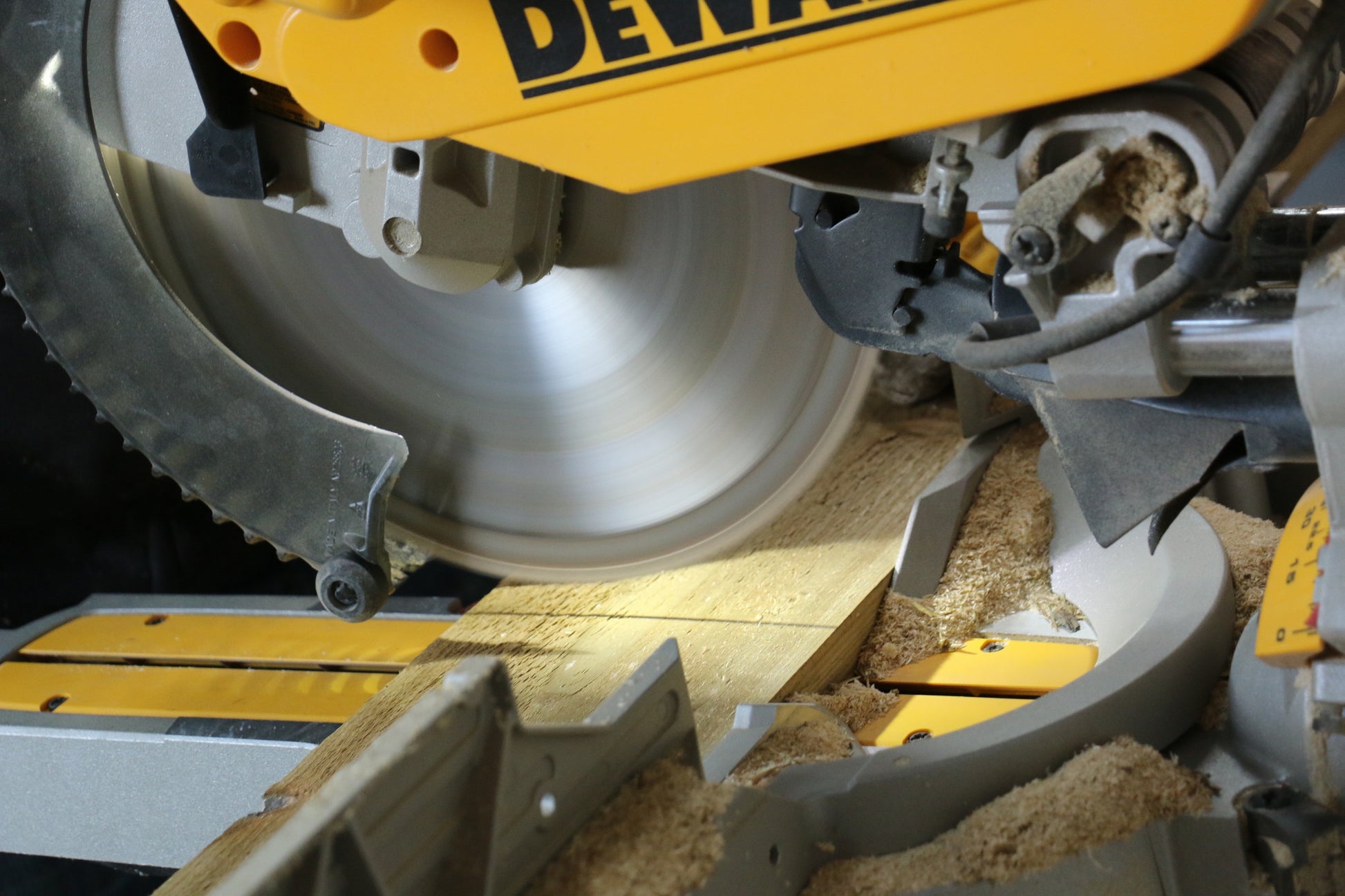 Dewalt saw cutting timber
